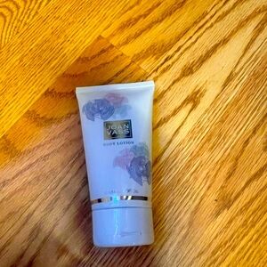 Joan Vass Body Lotion 4 fl oz New No Seal